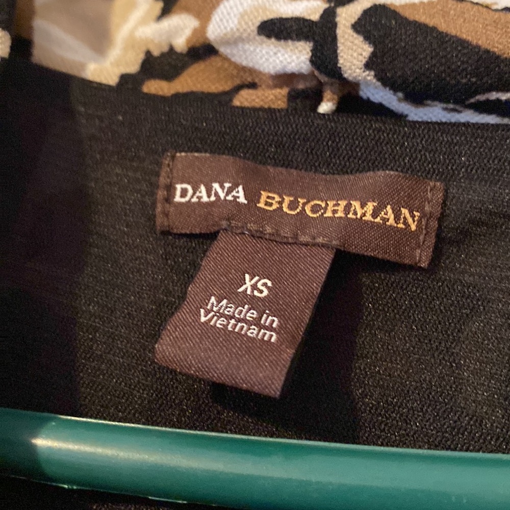 3/$15 ☀️ Dana Buchman dress shirt - Picture 2 of 3